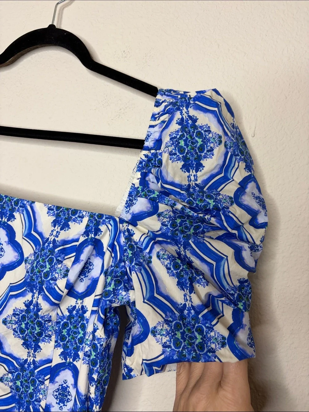 Cara Cara | Women’s Puff Sleeve Kelly Blue Mosaic Poplin Size Medium